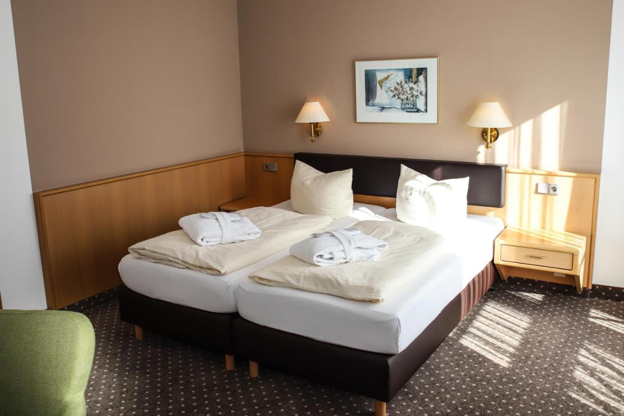 Hotel & Gasthof Zur Linde Kipfenberg Ngoại thất bức ảnh